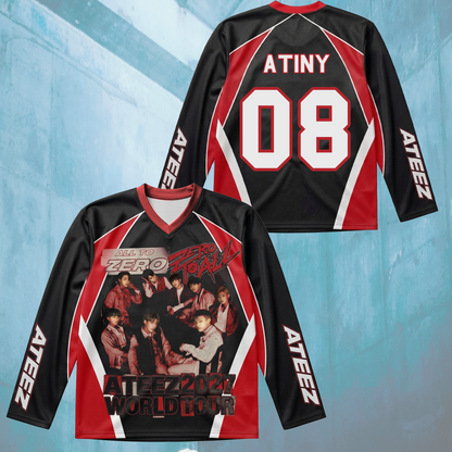 Sporty Twice Dies ist für das blau-schwarze Eishockeytrikot