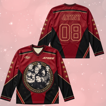 Sporty Twice Dies ist für das blau-schwarze Eishockeytrikot