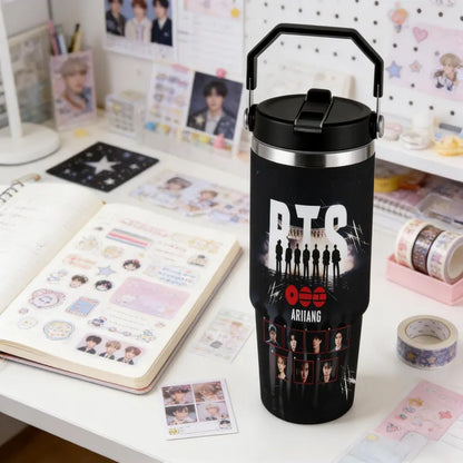 BTS ARIRANG 30oz Edelstahl-Becher, ARMY-inspirierte Isolierflasche, K-Pop Fan Reisebecher