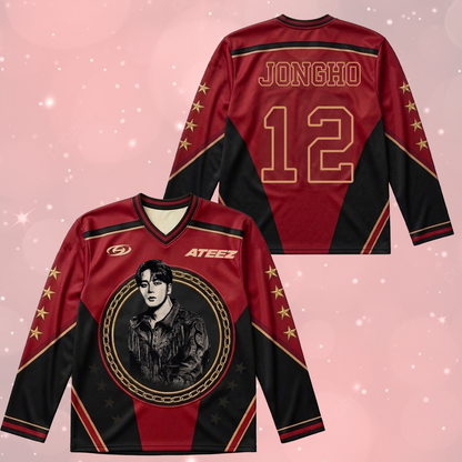 Sporty Twice Dies ist für das blau-schwarze Eishockeytrikot