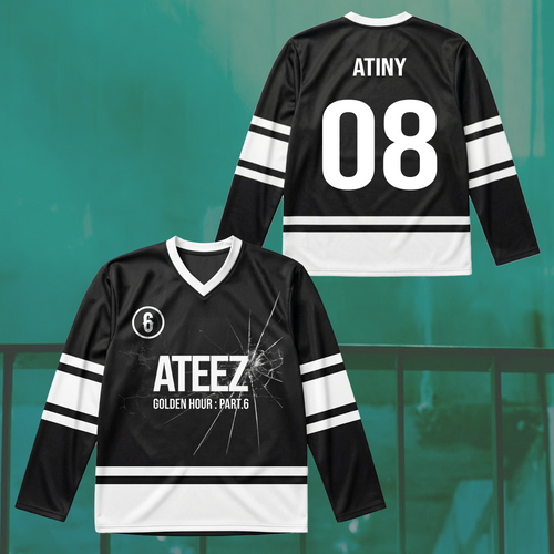 Sporty Twice Dies ist für das blau-schwarze Eishockeytrikot