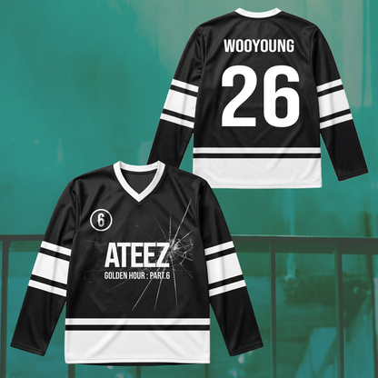 Sporty Twice Dies ist für das blau-schwarze Eishockeytrikot